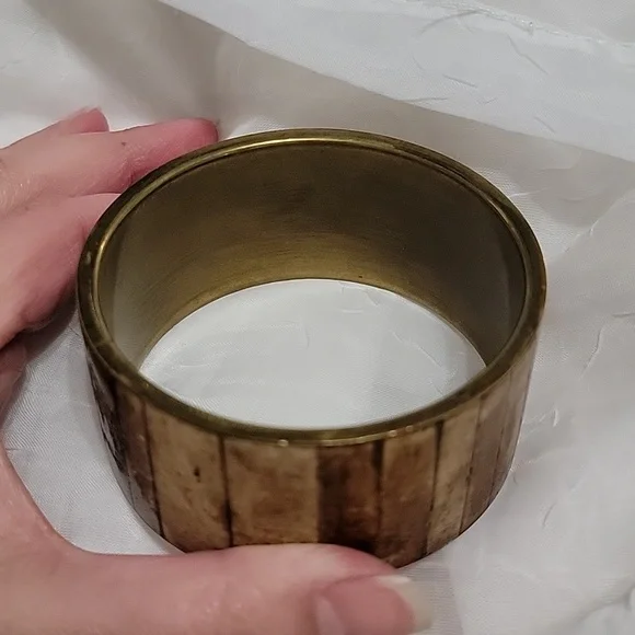 Gold/Brass solid cuff - Picture 2 of 4